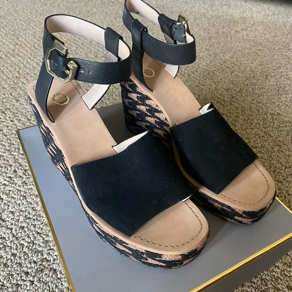 Women’s wedge sandal